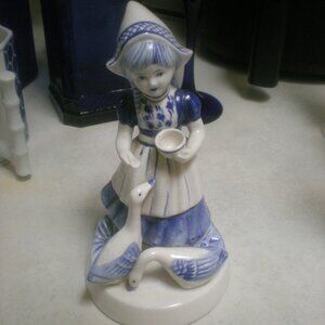 DELFTS   BLUE  Girl    Vintage  Ducks/Geese